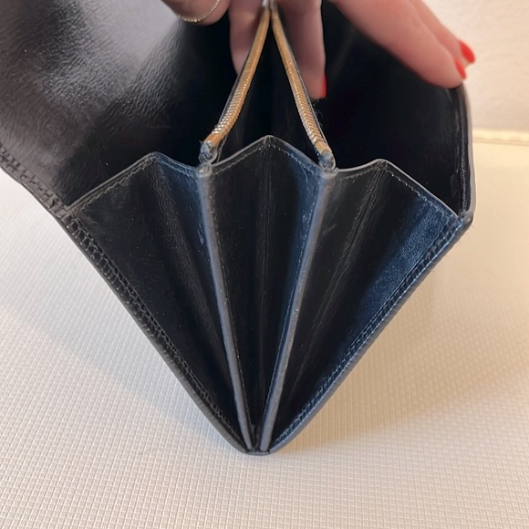 Louis Vuitton Epi Porte Feuille Sarah Long Wallet - Picture 9 of 12